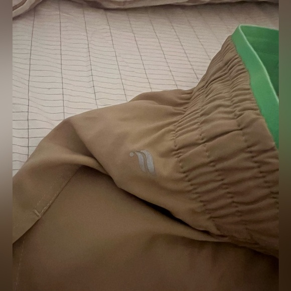 FABLETICS Breathe Mid-Rise Run Short Sm
PERFECT USED CONDITION
BUILT IN PANTIES - Picture 6 of 6